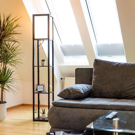 Moderne Dachgeschosswohnung - Parkplatz - Netflix Coburg Dış mekan fotoğraf