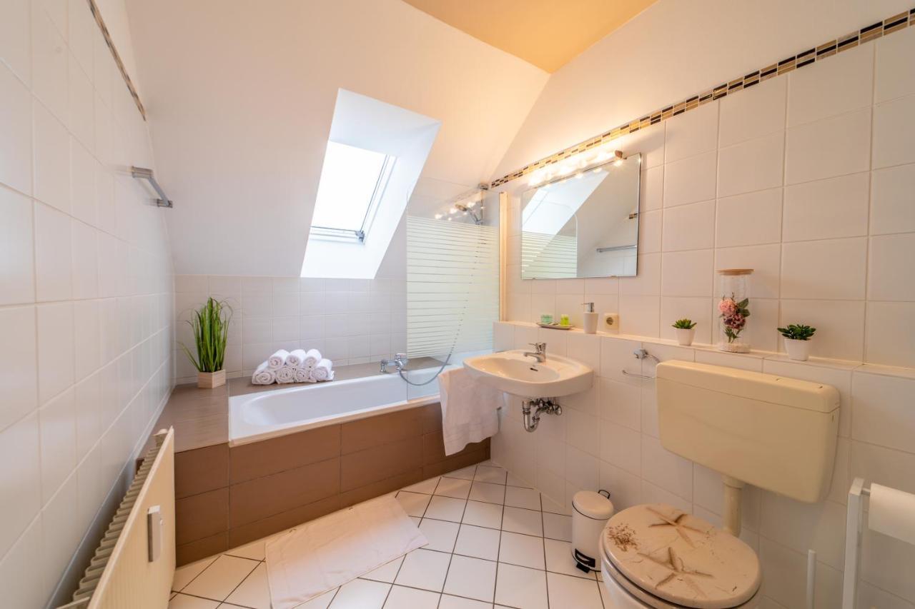 Moderne Dachgeschosswohnung - Parkplatz - Netflix Coburg Dış mekan fotoğraf